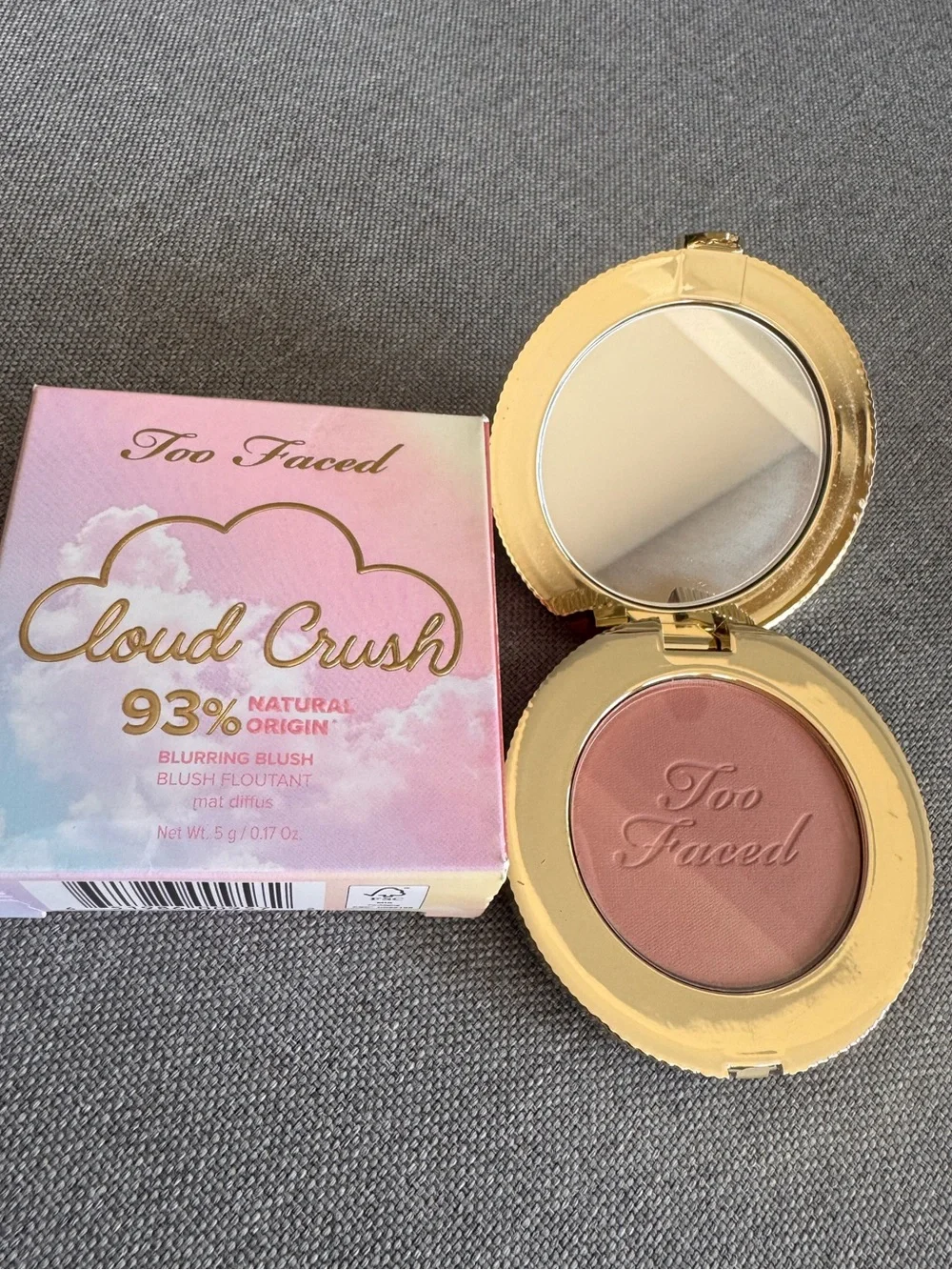 Too Faced Cloud Crush Blurring Blush - in Velvet Crush